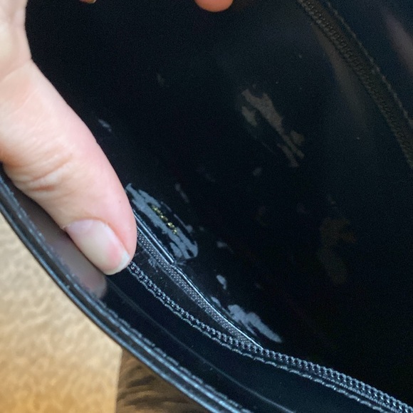 Gucci Rare Vintage Black Smooth Leather Shoulder Bag with Gold Logo - Picture 13 of 13